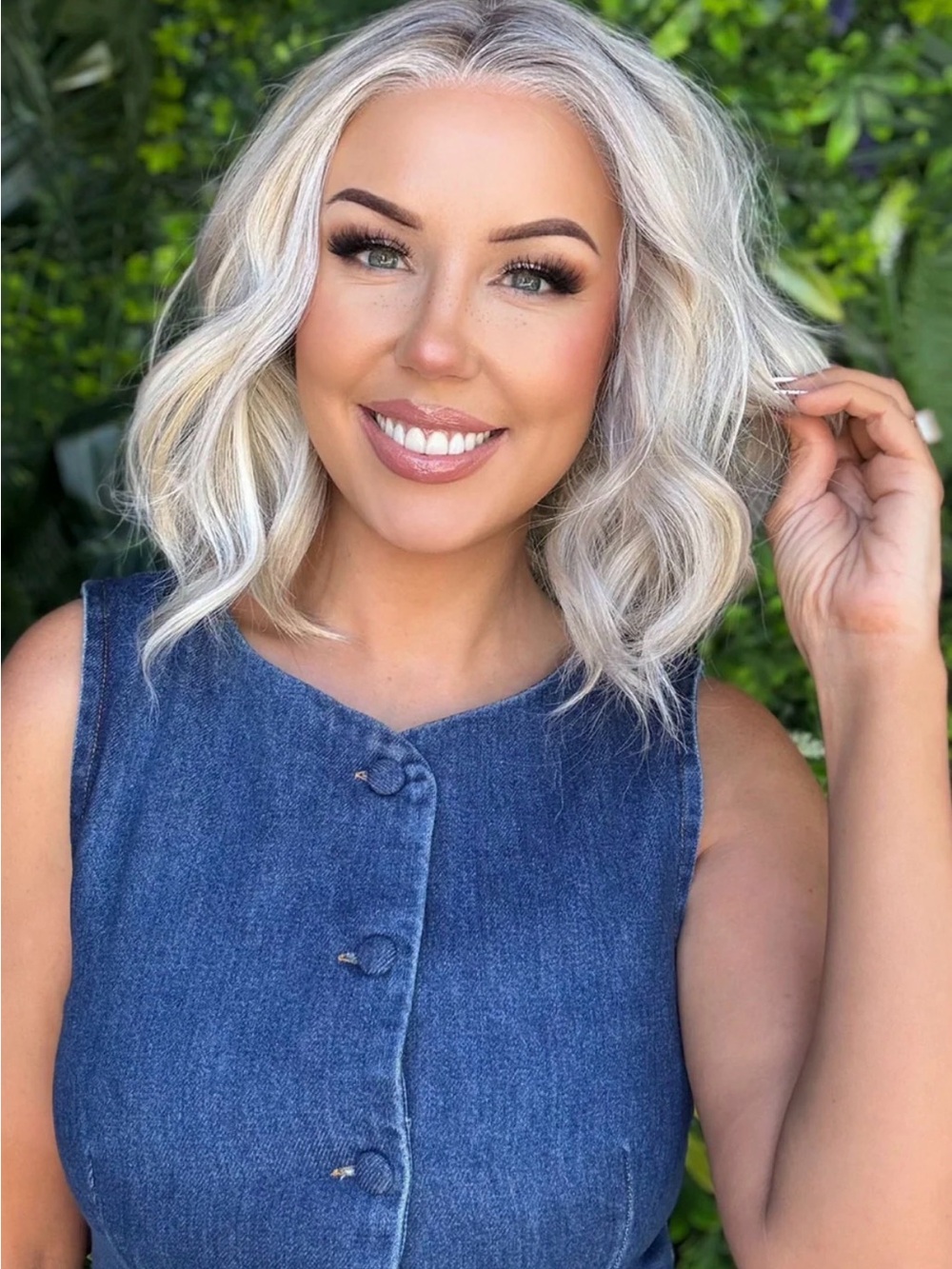 Trisha (Late Checkout) Standard Wig BNWT Chelsea Smith Crowns
